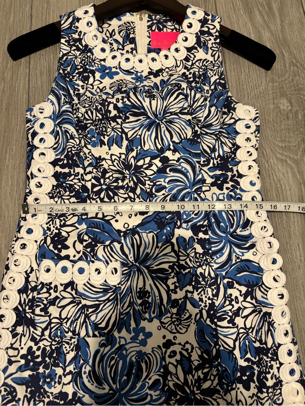 Lilly Pulitzer shift dress in blue and white with bow detail at hem. EUC. - Picture 8 of 9